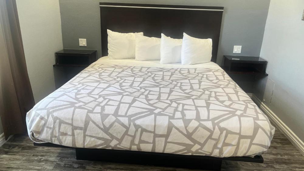 Economy Double Room interior